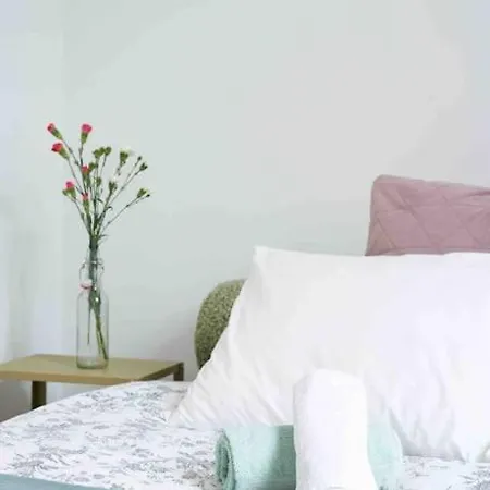 Lovely Flat With Soul By The River Wisla アパート クラクフ